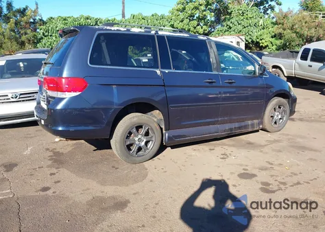 2008 Honda Odyssey Touring z USA, uszkodzony, nr VIN 5FNRL38818B021382